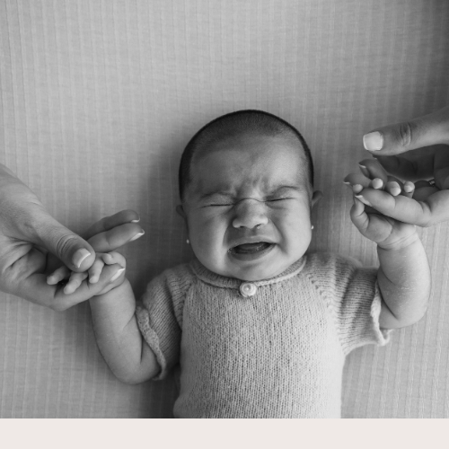 5 redenen waarom je kindje krijsend wakker wordt